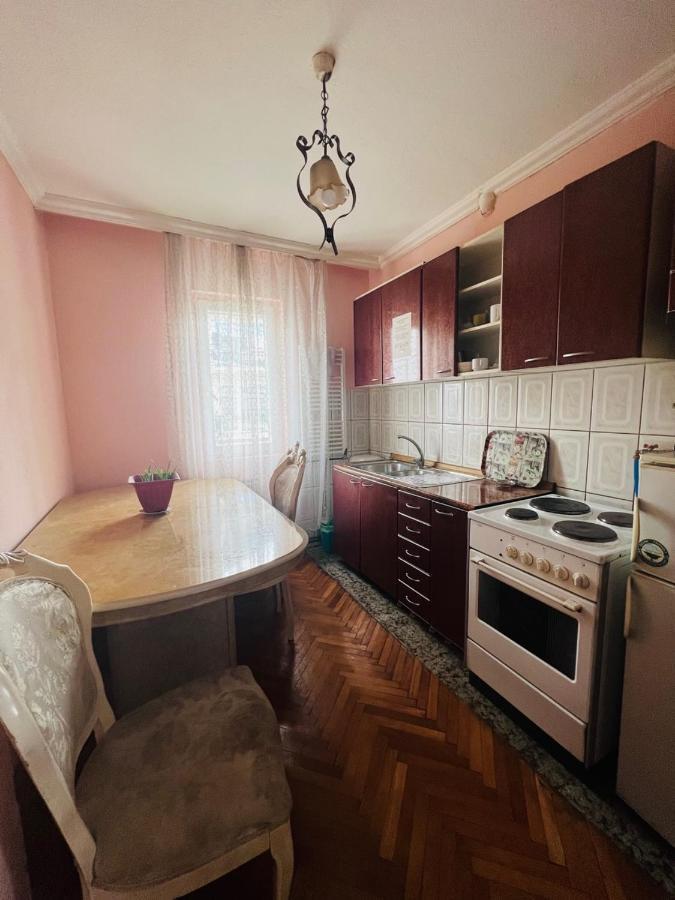 Guest House Velania Приштина Экстерьер фото