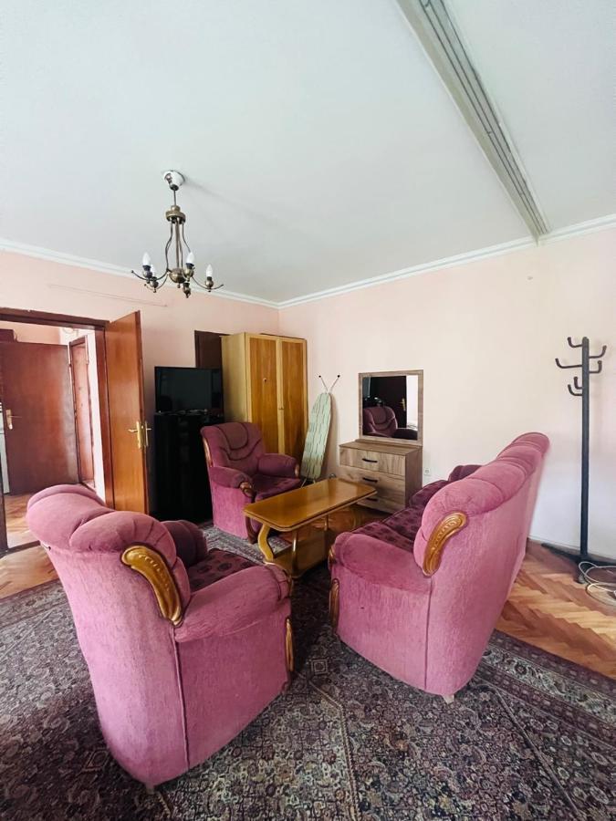 Guest House Velania Приштина Экстерьер фото
