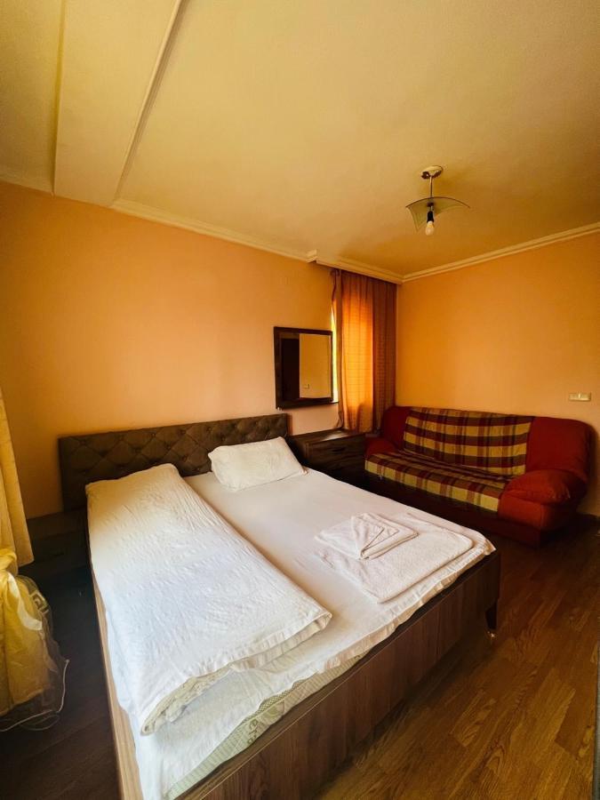 Guest House Velania Приштина Экстерьер фото